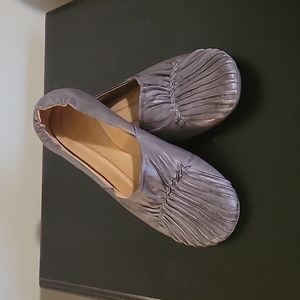 Chocolat Blu Cam2 gray flats size 7